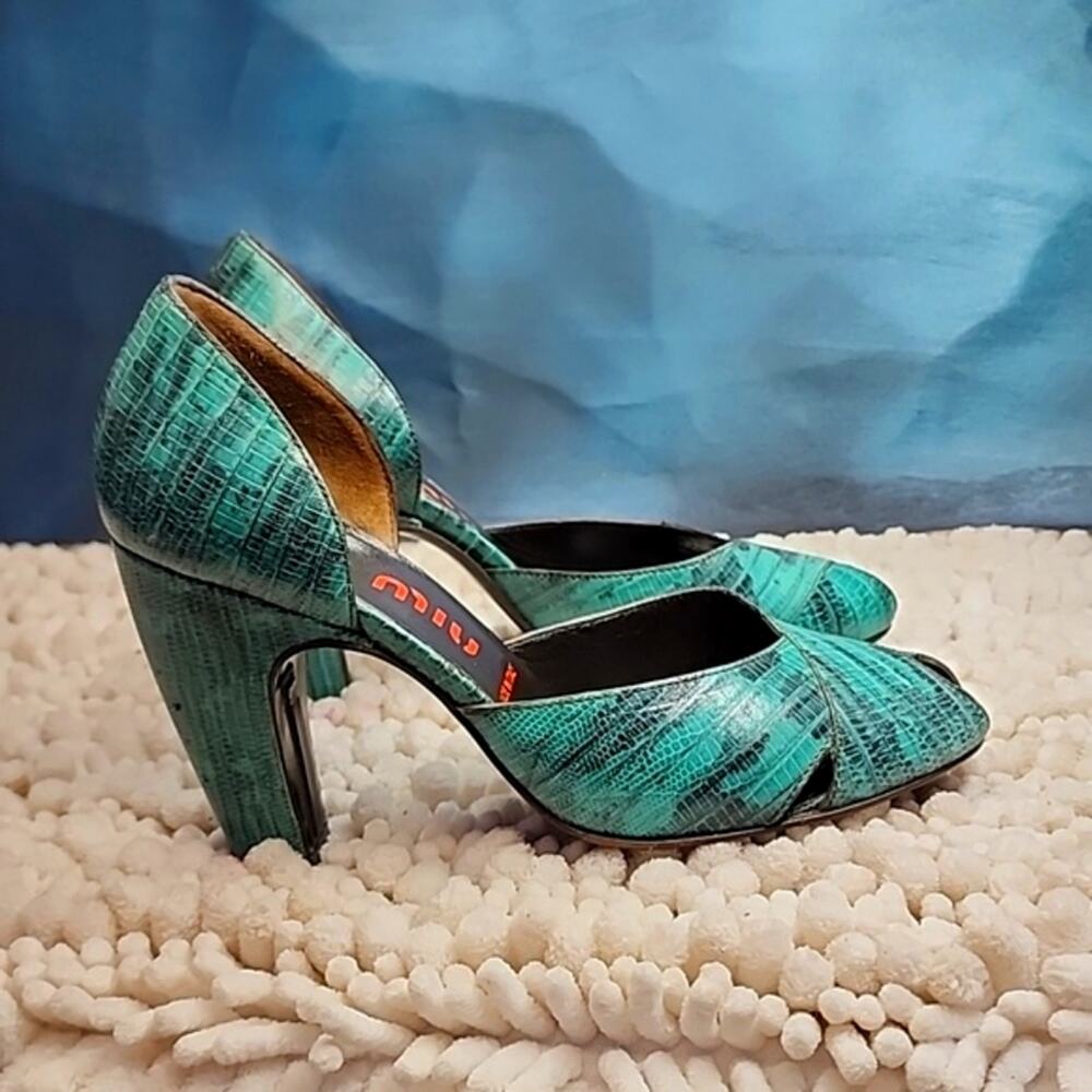 MIU MIU LIZARD EMBOSSED OPEN TOE PUMPS SIZE 35 CURVED HEEL MADE IN ITALY